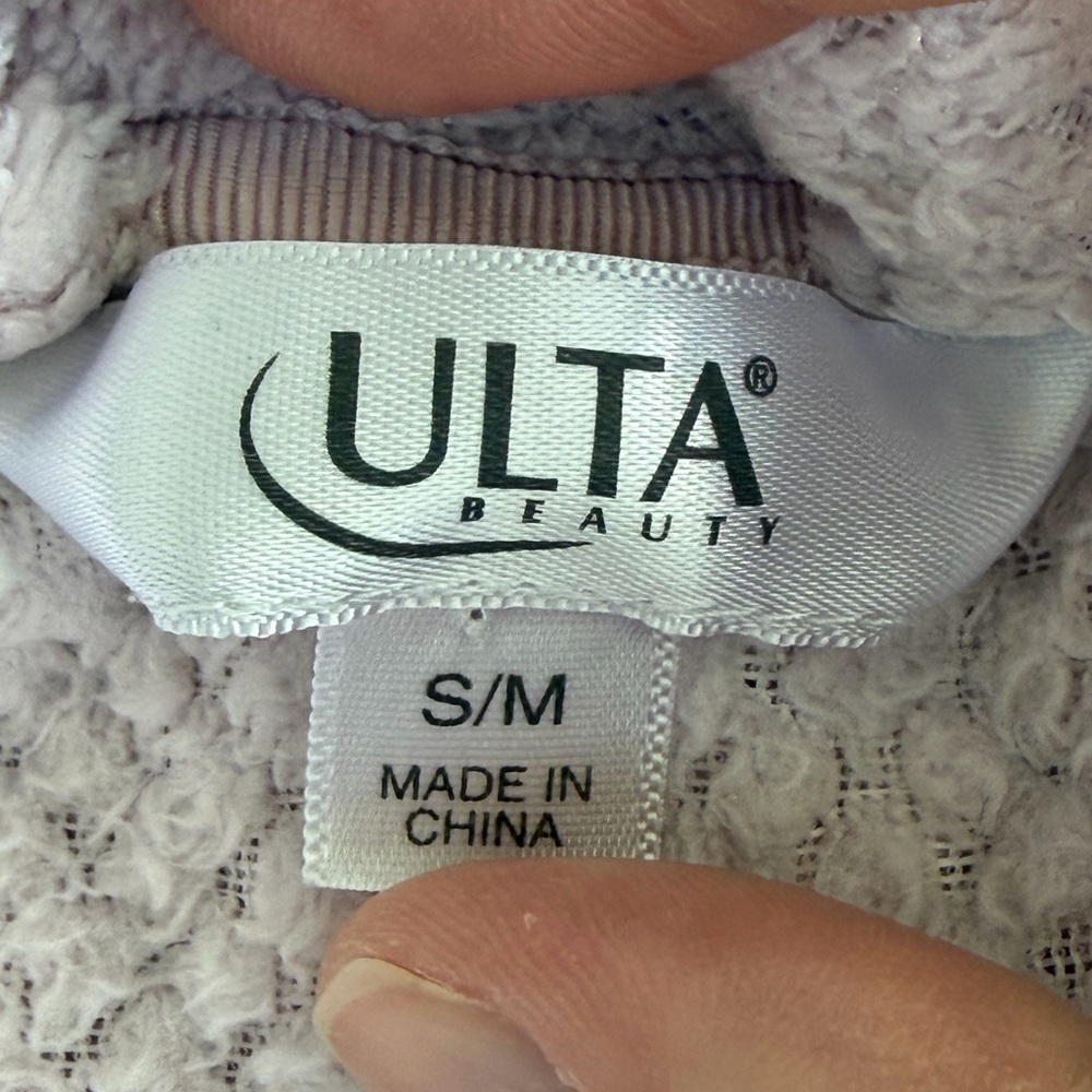 Ulta Beauty Textured Bathrobe in Pastel Pink - Picture 3 of 5